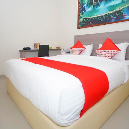 Oyo 251 The Maximus Inn Hotel Palembang Exteriér fotografie