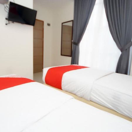 Oyo 251 The Maximus Inn Hotel Palembang Exteriér fotografie